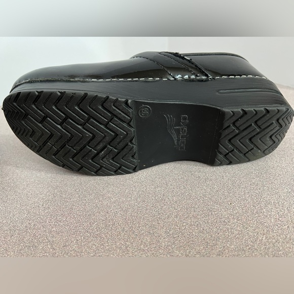 Dansko Women’s Professional Clogs, Regular Width, Size 38 (US size 7.5-8) - Picture 4 of 13